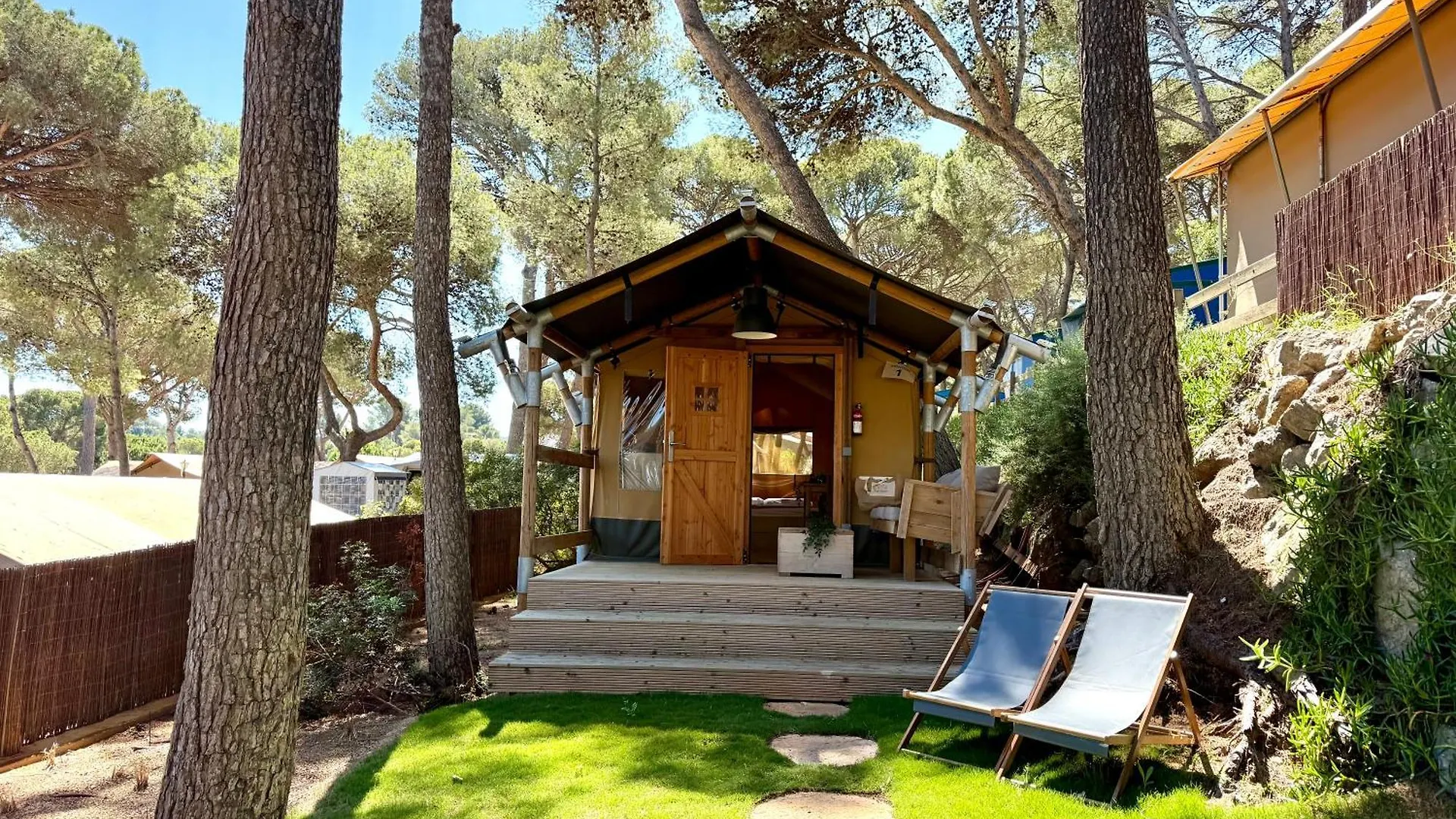 Kemp Interpals Eco Resort